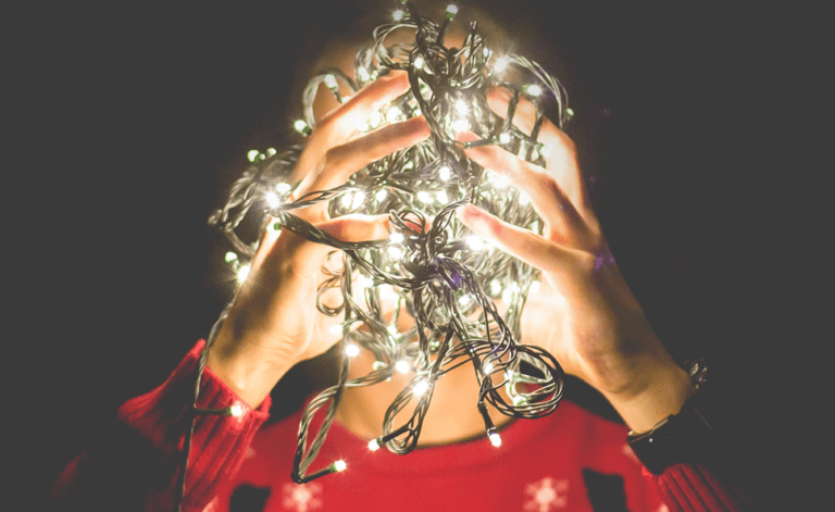 Don’t Let Your Finances Become Tangled This Christmas