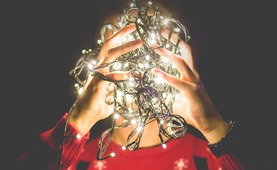 Don't Let Your Finances Become Tangled This Christmas